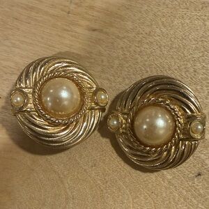 Vintage Gay Boyer Clip On Gold-Tone Pearl Earrings